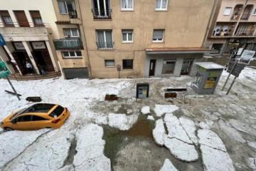 Una intensa granizada provoca inundaciones en Girona, España