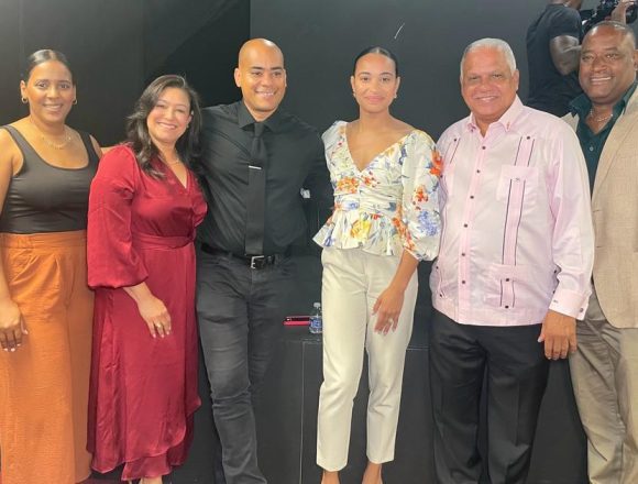 Director de Cultura Dominicano en el Exterior, Rey Andujar se une a la vicepresidente de El Bronx en favor la Casa de la Cultura de Navarrete en Nueva York