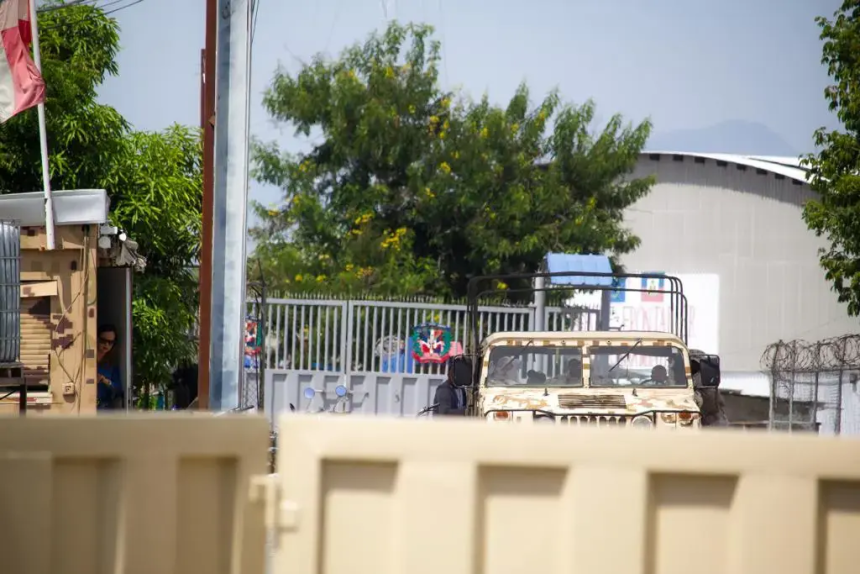 Frontera con Haití se mantiene cerrada y militarizada por segundo día