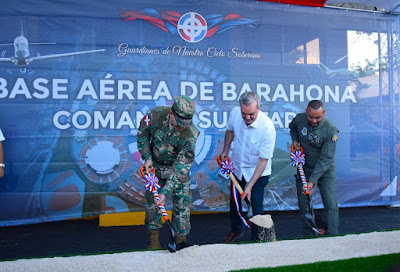 Presidente Luis Abinader inaugura destacamento aéreo de Barahona y da primer palazo para la construcción de la base aérea del Comando Sur de la FAR