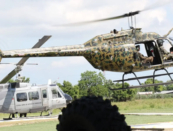 Llegan helicópteros a la frontera para dar apoyo aéreo a fuerza terrestre
