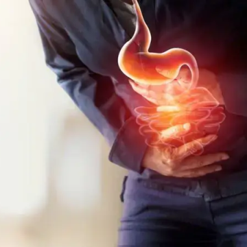 Las razones por las que puedes sentir tu estómago hinchado y cómo puedes prevenirlo