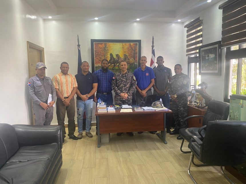 Director Regional Sureste sostuvo reunión con representantes de distintos clubes y equipos de baloncesto del municipio Quisqueya.