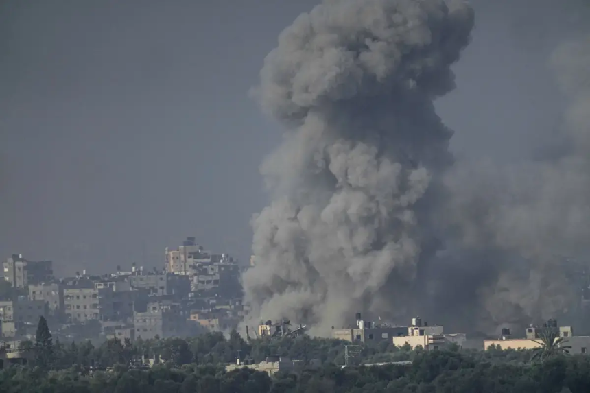 ONU: Ataque a campo de refugiados en Gaza destruyó “un barrio entero” y causó al menos 50 muertos