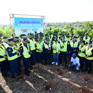 CESAC por instrucción del MIDE realizó este sábado una jornada plantación de árboles como parte del Plan Nacional de Reforestación.
