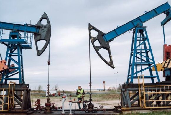 El petróleo de Texas abre con una subida del 2,85 %, en 74,07 dólares el barril