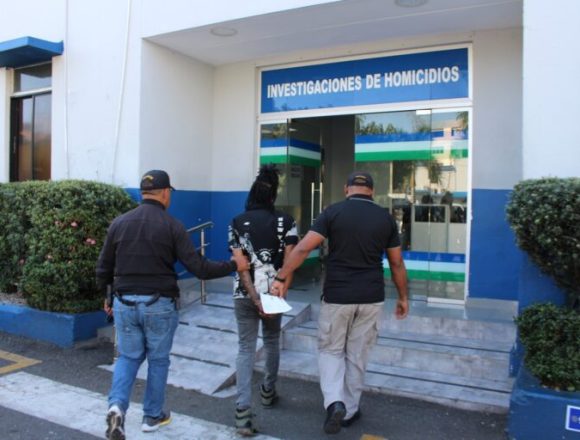 Se entrega presunto delincuente escapó de persecución policial en Guachupita, D.N
