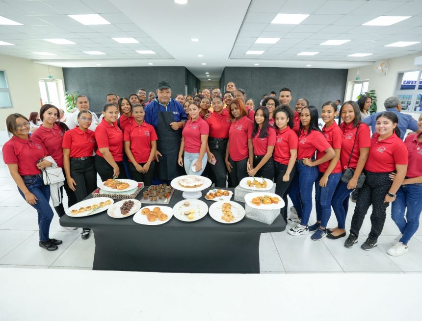 Imparte Master Class en preparación de postres franceses para trabajadores del sector turismo