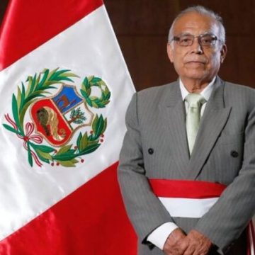 Congresistas piden la renuncia del primer ministro peruano por un supuesto contrato irregular
