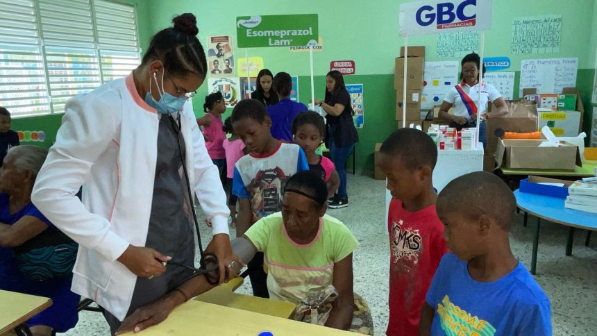 Jornadas de salud gratuitas de Fundación GBC benefician a más de 450 familias en El Seibo y Miches