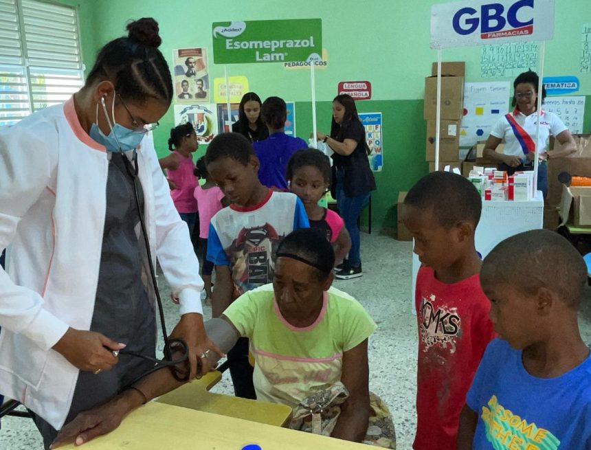 Jornadas de salud gratuitas de Fundación GBC benefician a más de 450 familias en El Seibo y Miches