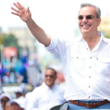 Luis Abinader respalda candidatos de Santo Domingo
