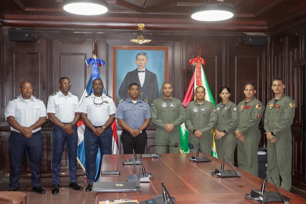 Comandante General FARD recibe visita técnica de miembros de la Fuerza de Defensa de Guyana