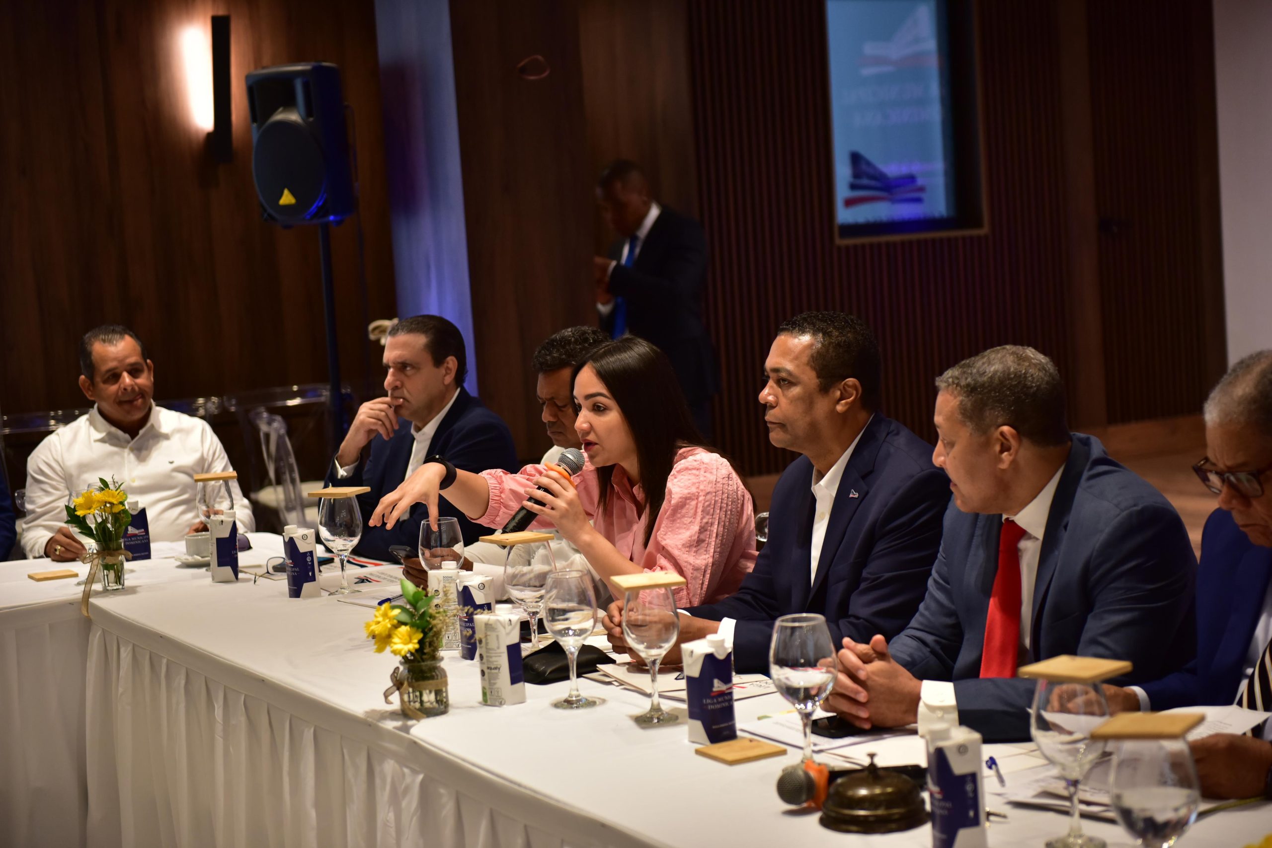 Interior y Policía y Liga Municipal Dominicana unirán fuerzas para fortalecer la seguridad ciudadana