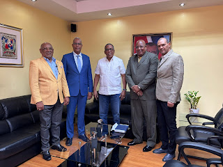 El Mayor General (R) Valerio García Reyes ERD. Presidente de la Hermandad de Veteranos de las Fuerzas Armadas y La Policía Nacional, sostuvo un encuentro con el Director General de Los Comedores Económicos del Estado el Dr. Edgar Féliz.