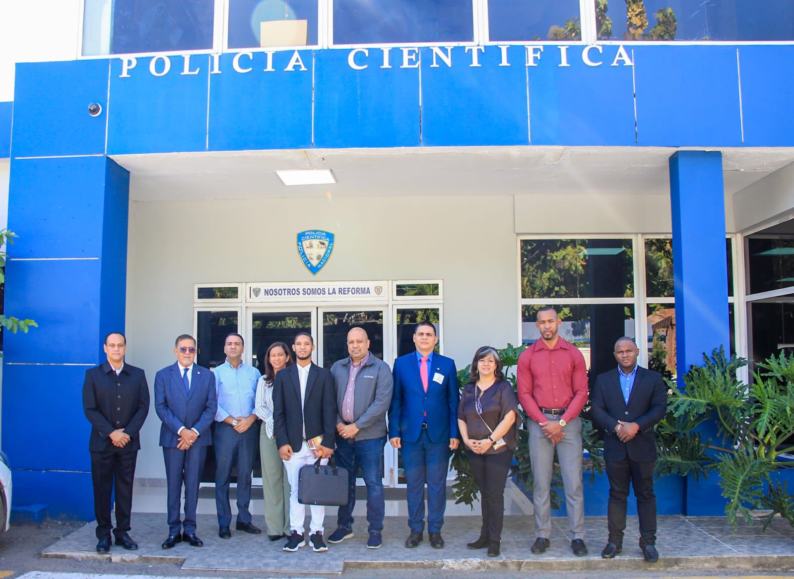 Estudiantes del ICOPER realizan visita guiada al Palacio de la Policía Nacional