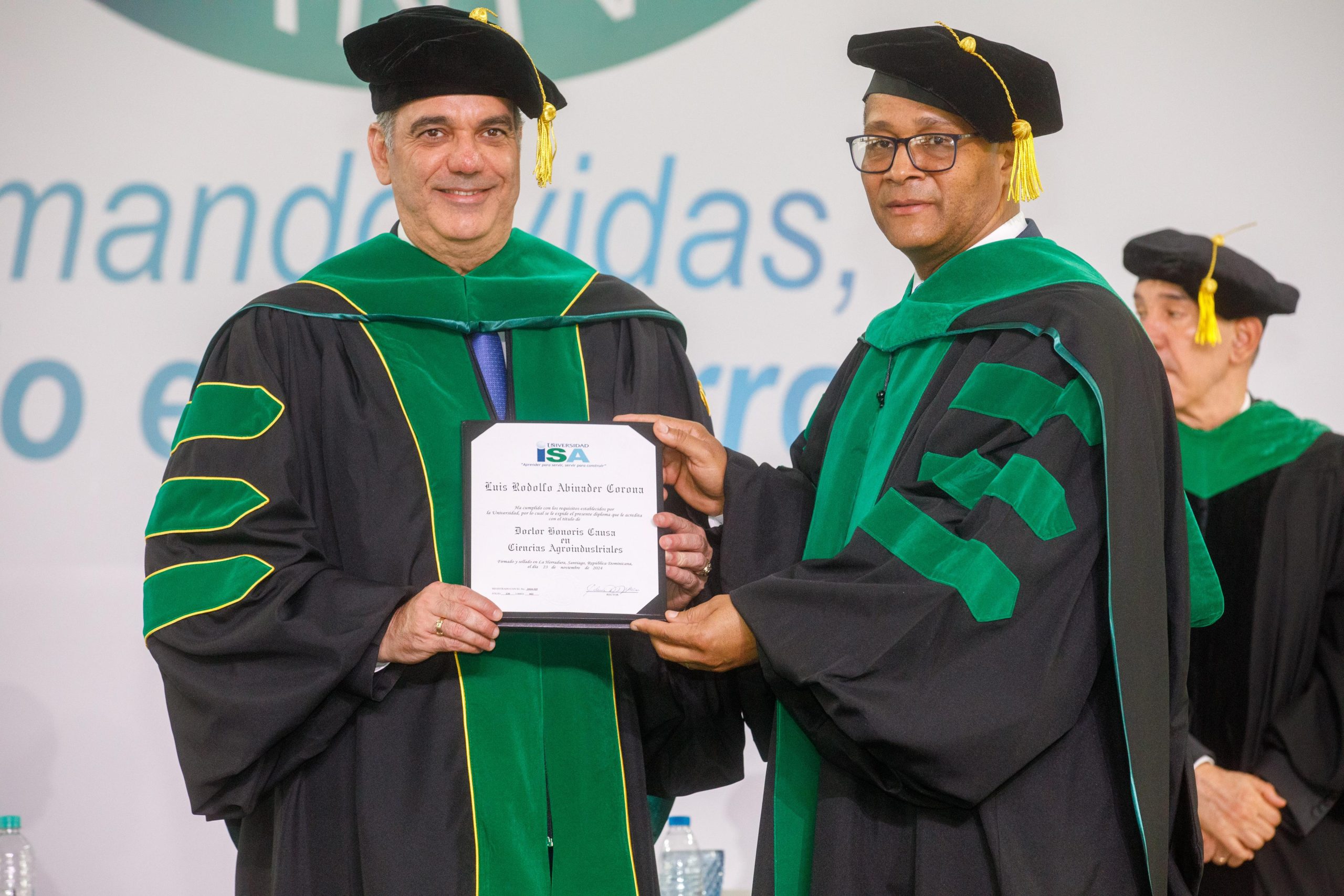 Presidente Abinader recibe Honoris Causa de la Universidad ISA por su liderazgo visionario e impulso de inicitivas en favor de la educacion y sector productivo del país