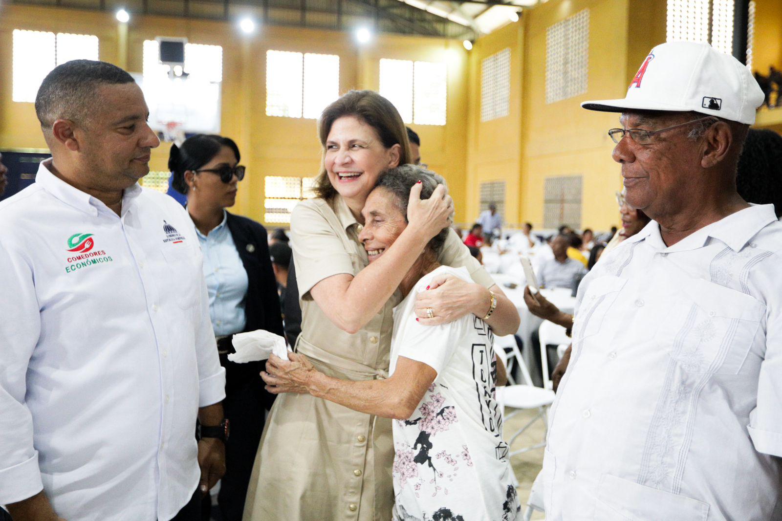 Raquel Peña celebra el inicio de la Navidad en Monte Plata junto a más de 1,200 comunitarios