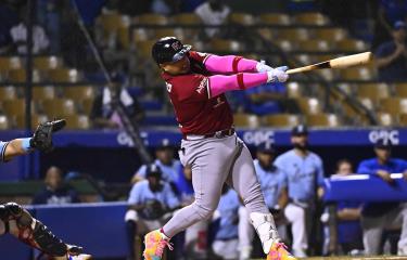 Cuadrangular de Mercedes marca la diferencia en victoria de Gigantes 5-3 ante el Licey